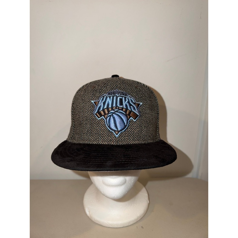 New York Knicks New Era 59 Fifty 7 1/8 Hat (NWTS)